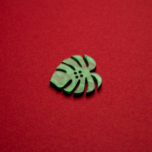 Monstera Leaf Button